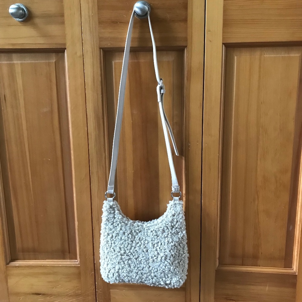 Cream purse